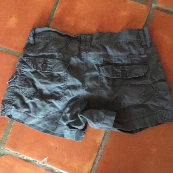 Blue cargo shorts - Picture 2 of 2